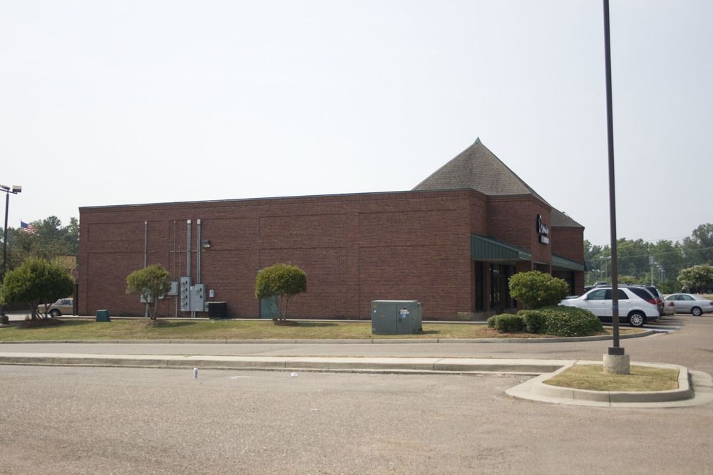 Retail Space | Crossgates Landing II: 1450 W Government St, Brandon, MS 39042